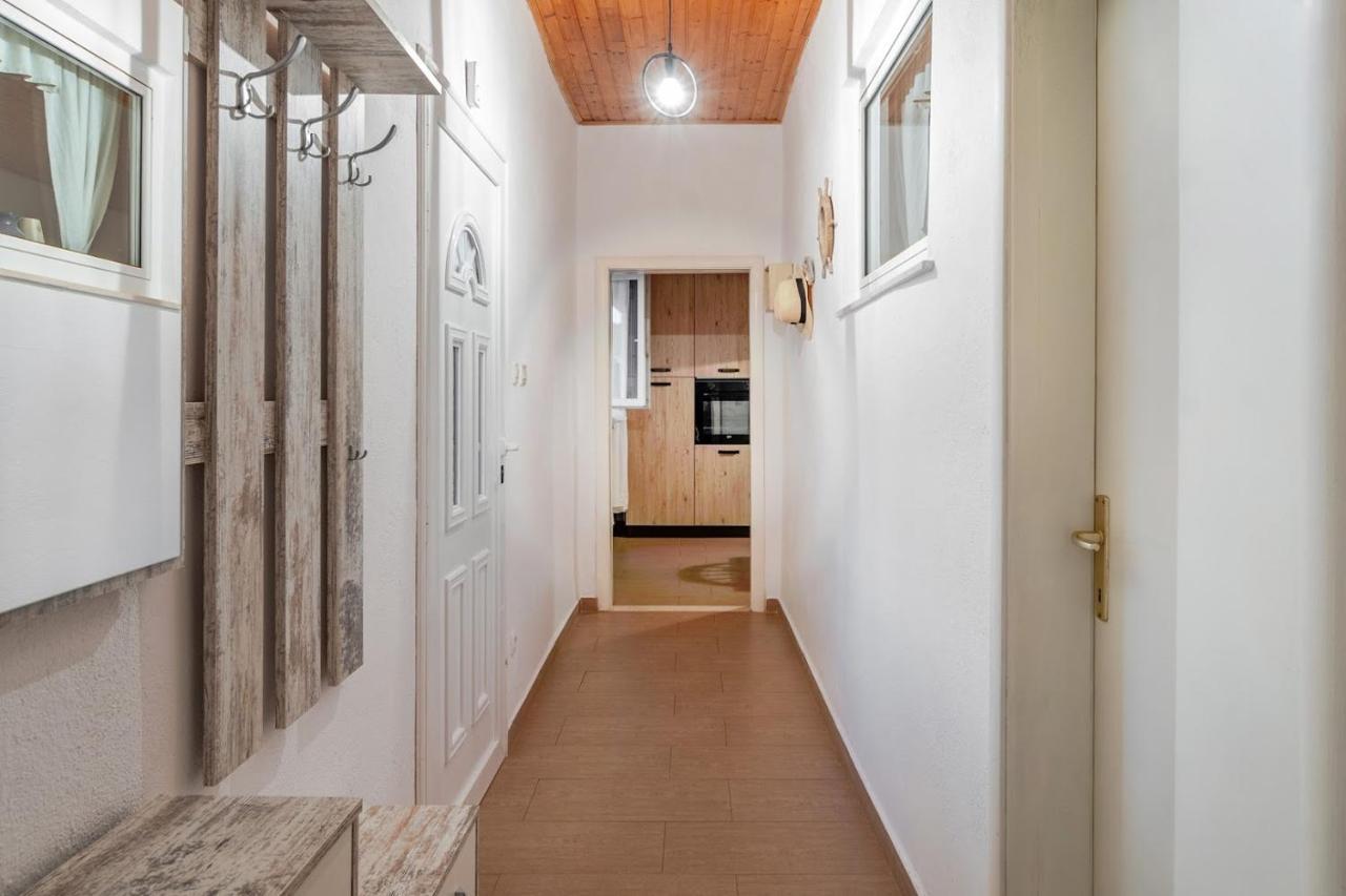 House Camellia With Fenced Pool And Playground Βίλα Blizna Donja Εξωτερικό φωτογραφία