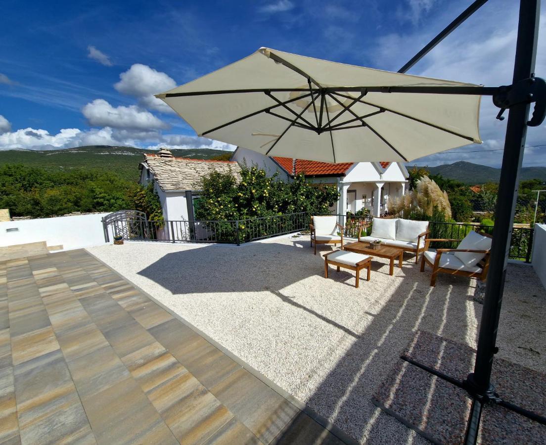 House Camellia With Fenced Pool And Playground Βίλα Blizna Donja Εξωτερικό φωτογραφία